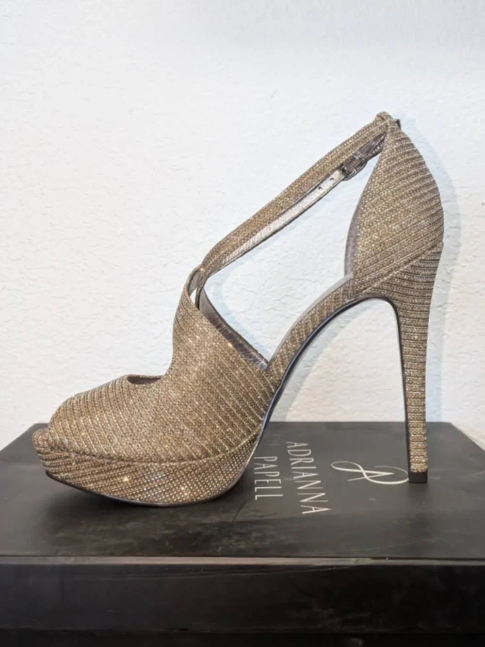 Adrianna Papell Women S Rosalie Plataform Bronze, Size 8.5 - O